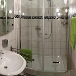 Franky House Am Nuerburgring 3* Quiddelbach