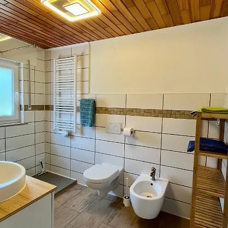 Franky House Am Nürburgring Frühstückspension Quiddelbach