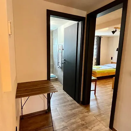 Franky House Am Nuerburgring Nocleg ze śniadaniem *