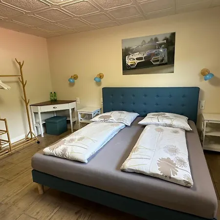 Bed & Breakfast Franky House Am Nuerburgring Quiddelbach