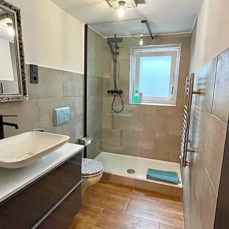 Franky House Am Nuerburgring Bed & Breakfast