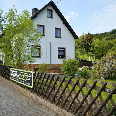 Franky House Am Nürburgring Frühstückspension Quiddelbach