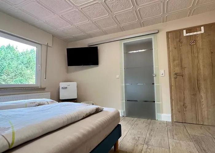 Franky House Am Nuerburgring Bed & Breakfast Quiddelbach