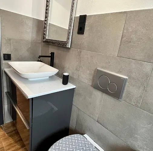 Franky House Am Nuerburgring Bed & Breakfast Quiddelbach