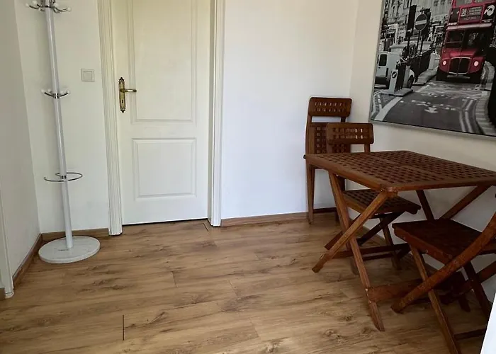 Franky House Am Nuerburgring 3*