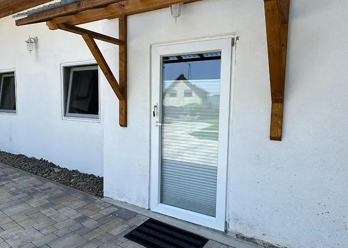 Franky House Am Nuerburgring Bed & Breakfast 3*